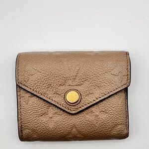 LOUIS VUITTON - Zoe Emprienete R1.302